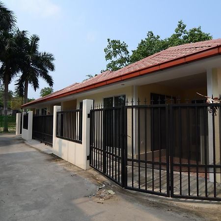 Vista Residence Yangon Luaran gambar